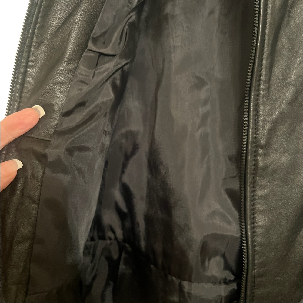 Jacqueline Ferrar Black Leather Sleeveless Zip Vest - Picture 3 of 8